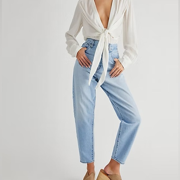 Levi’s High Rise Loose Fit Taper Jean 90’s style - Picture 2 of 15